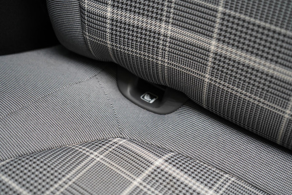 Fiat 500C 1.0 Hybrid Lounge | Apple Carplay | Airconditioning | Cruise control | Parkeersensoren