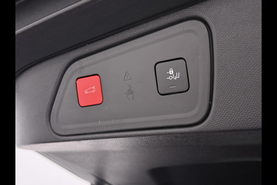 Peugeot 3008 1.6 HYbrid 225 GT Pack Business VAN: 27.900,- VOOR: 24.877,- UW WKVOORDEEL: 3.023,- | PANO | BLACK PACK | CAMERA | CRUISE CONTROL ADAPTIEF DODE HOEK SENSOR | ELEK. ACHTERKLEP | STOELVERWARMING| FOCAL AUDIO|
