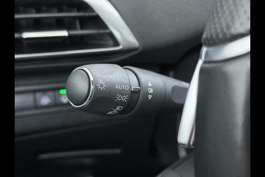 Peugeot 3008 1.6 HYbrid 225 GT Pack Business VAN: 27.900,- VOOR: 24.877,- UW WKVOORDEEL: 3.023,- | PANO | BLACK PACK | CAMERA | CRUISE CONTROL ADAPTIEF DODE HOEK SENSOR | ELEK. ACHTERKLEP | STOELVERWARMING| FOCAL AUDIO|