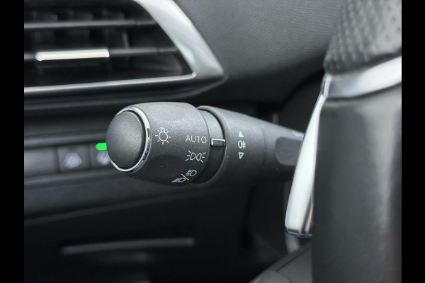 Peugeot 3008 1.6 HYbrid 225 GT Pack Business VAN: 27.900,- VOOR: 24.877,- UW WKVOORDEEL: 3.023,- | PANO | BLACK PACK | CAMERA | CRUISE CONTROL ADAPTIEF DODE HOEK SENSOR | ELEK. ACHTERKLEP | STOELVERWARMING| FOCAL AUDIO|