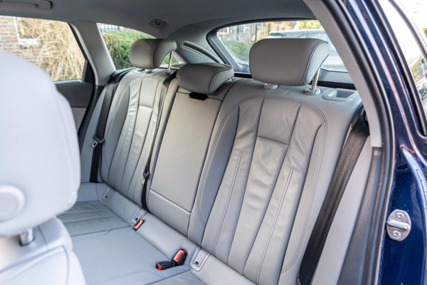 Audi A4 Avant 35 TFSI Advanced 150 PK Pano Leder Elek. Trekhaak Virtual 19''