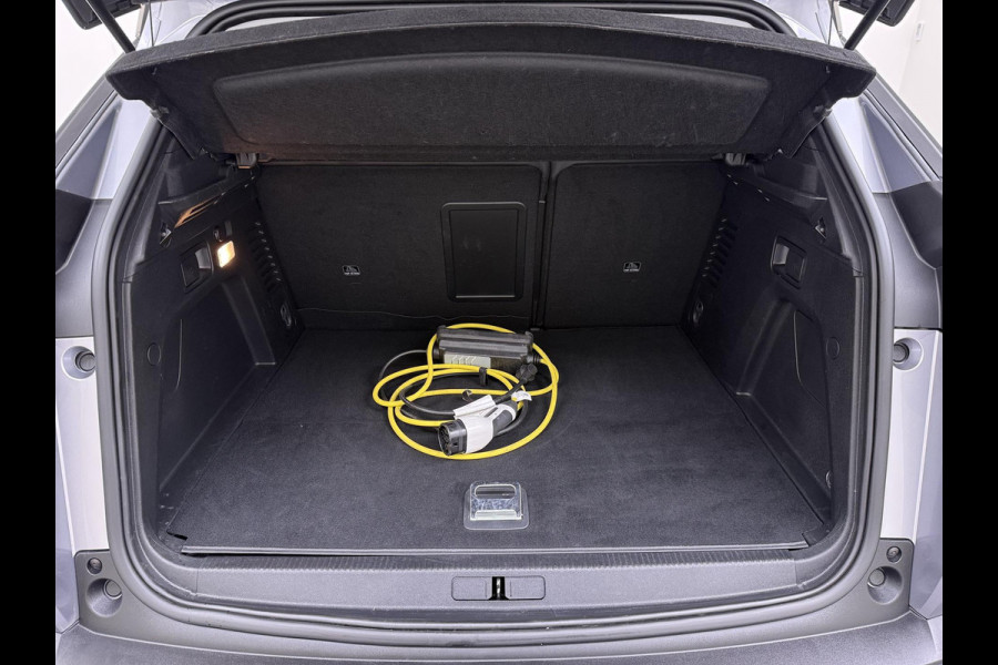 Peugeot 3008 1.6 HYbrid 225 Allure Pack Business |PHEV PLUG-IN HYBRIDE | RIJKLAAR! | ONDERHOUD GEHAD BIJ BINNENKOMST | DODEHOEKSENSOR | ACHTERUITRIJCAMERA | STANDKACHEL | INCL. 12 MND BOVAG GARANTIE