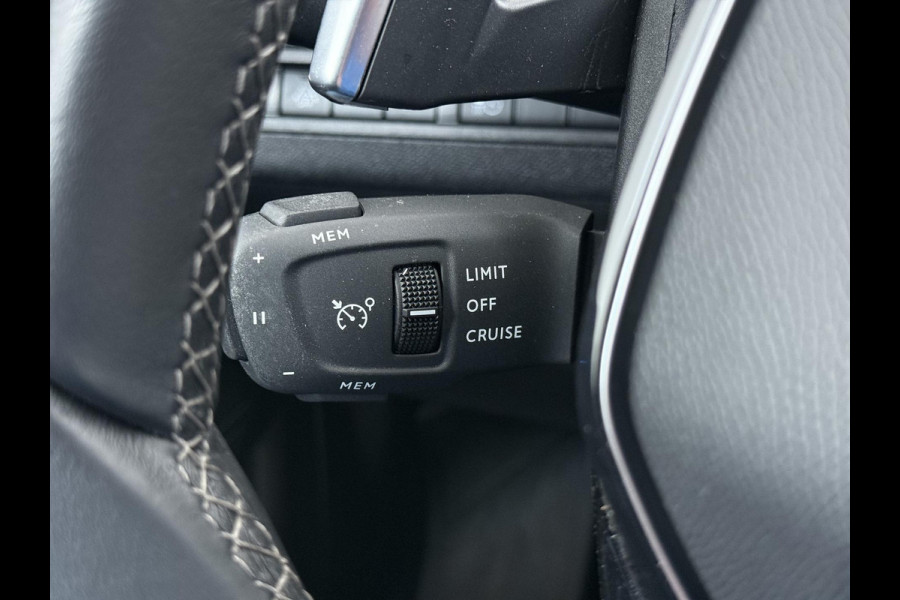 Peugeot 3008 1.6 HYbrid 225 Allure Pack Business |PHEV PLUG-IN HYBRIDE | RIJKLAAR! | ONDERHOUD GEHAD BIJ BINNENKOMST | DODEHOEKSENSOR | ACHTERUITRIJCAMERA | STANDKACHEL | INCL. 12 MND BOVAG GARANTIE