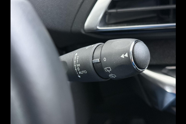 Peugeot 3008 1.6 HYbrid 225 Allure Pack Business |PHEV PLUG-IN HYBRIDE | RIJKLAAR! | ONDERHOUD GEHAD BIJ BINNENKOMST | DODEHOEKSENSOR | ACHTERUITRIJCAMERA | STANDKACHEL | INCL. 12 MND BOVAG GARANTIE
