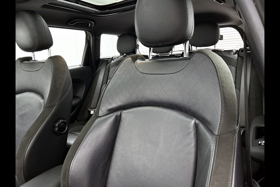 MINI Clubman 1.5 One Business Edition / Airco-ecc / Navigatie / Panorama schuifdak / Leder / Cruise-ctr. / Apk 10-2026