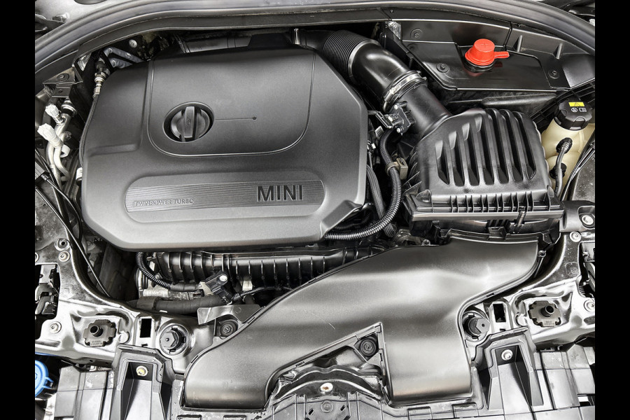 MINI Clubman 1.5 One Business Edition / Airco-ecc / Navigatie / Panorama schuifdak / Leder / Cruise-ctr. / Apk 10-2026
