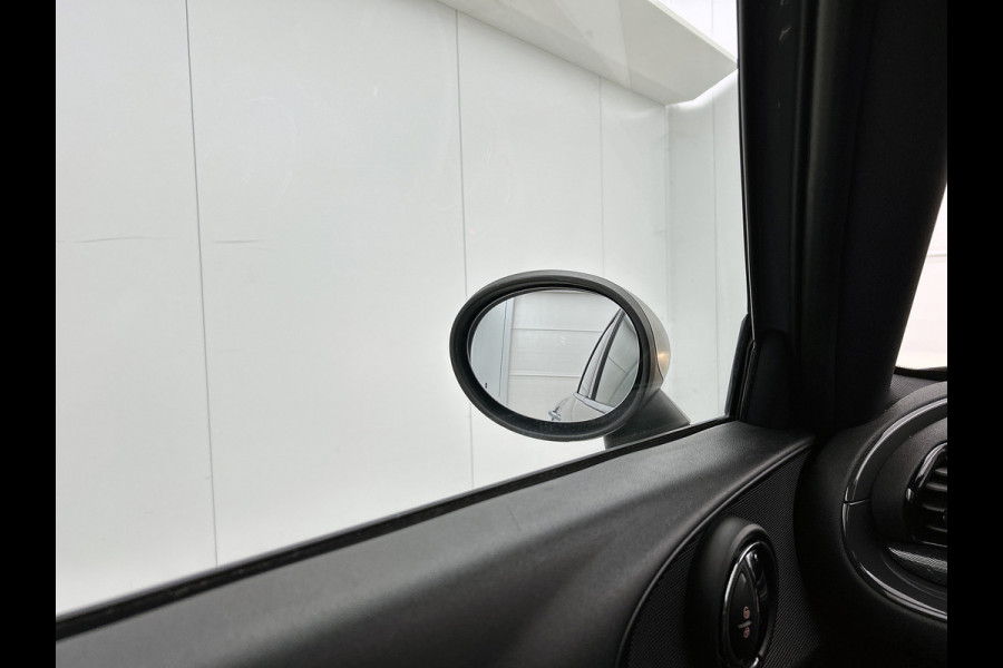 MINI Clubman 1.5 One Business Edition / Airco-ecc / Navigatie / Panorama schuifdak / Leder / Cruise-ctr. / Apk 10-2026