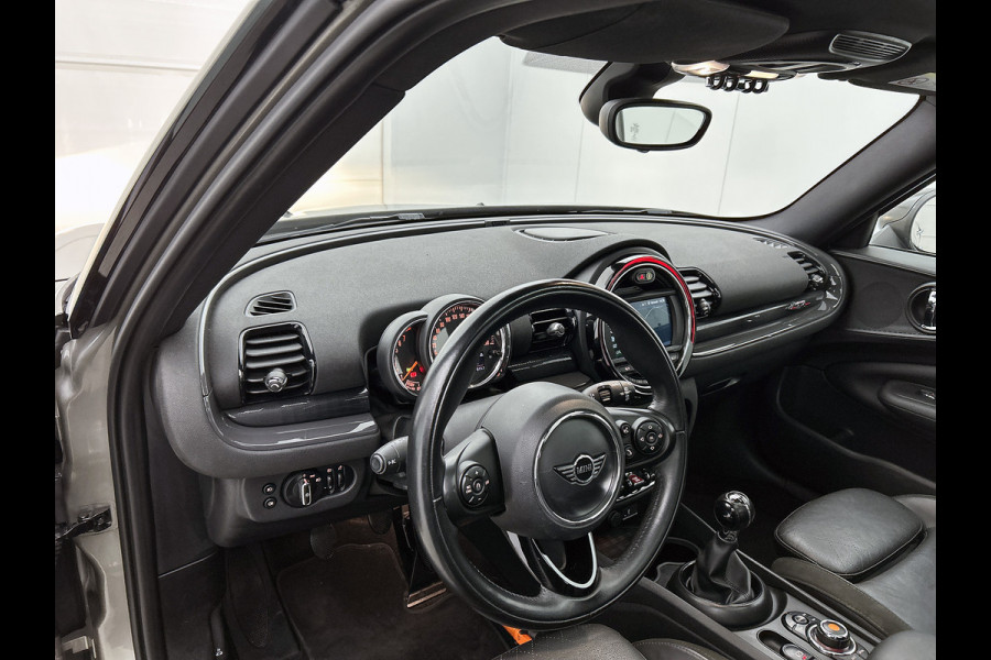MINI Clubman 1.5 One Business Edition / Airco-ecc / Navigatie / Panorama schuifdak / Leder / Cruise-ctr. / Apk 10-2026