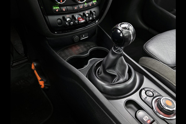 MINI Clubman 1.5 One Business Edition / Airco-ecc / Navigatie / Panorama schuifdak / Leder / Cruise-ctr. / Apk 10-2026