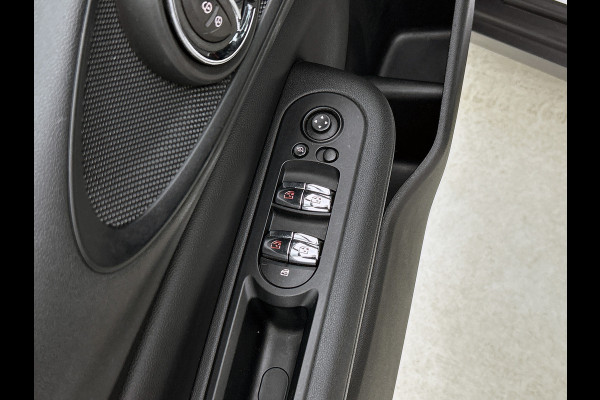 MINI Clubman 1.5 One Business Edition / Airco-ecc / Navigatie / Panorama schuifdak / Leder / Cruise-ctr. / Apk 10-2026