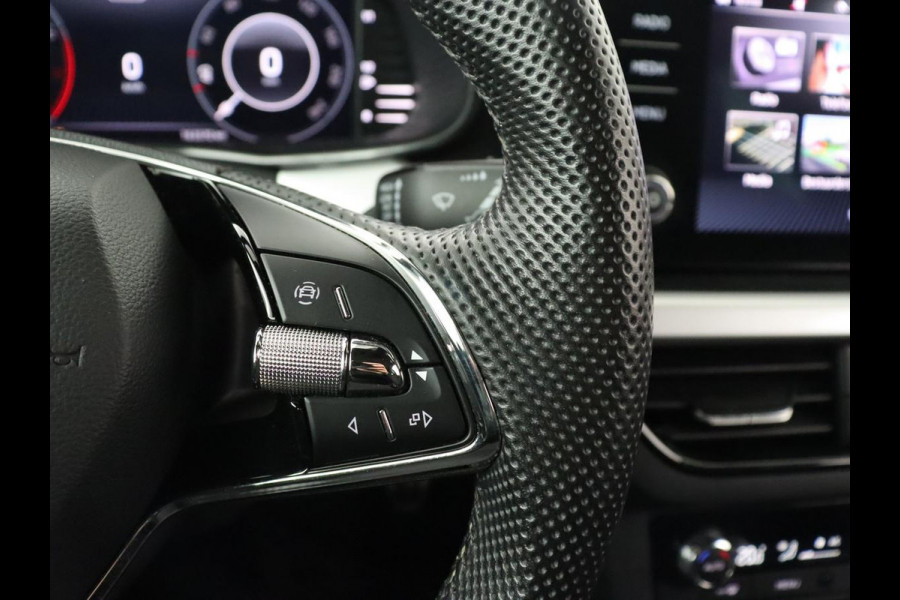 Škoda Kamiq 1.0 TSI Sport | Automaat | Camera | Carplay | Virtual Cockpit | Sportstoelen | Climate control | Full LED | Cruise control | Getint glas | Bluetooth