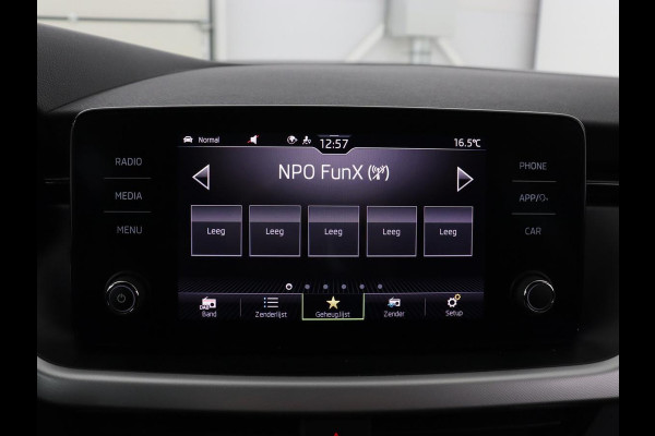 Škoda Kamiq 1.0 TSI Sport | Automaat | Camera | Carplay | Virtual Cockpit | Sportstoelen | Climate control | Full LED | Cruise control | Getint glas | Bluetooth