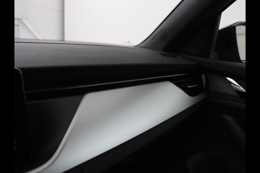 Škoda Kamiq 1.0 TSI Sport | Automaat | Camera | Carplay | Virtual Cockpit | Sportstoelen | Climate control | Full LED | Cruise control | Getint glas | Bluetooth