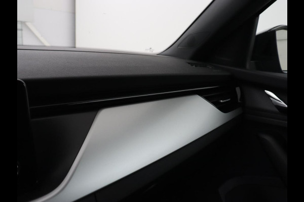 Škoda Kamiq 1.0 TSI Sport | Automaat | Camera | Carplay | Virtual Cockpit | Sportstoelen | Climate control | Full LED | Cruise control | Getint glas | Bluetooth