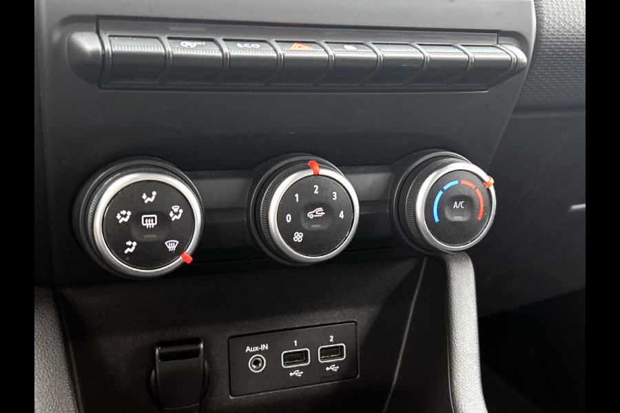 Renault Clio 1.0 TCe Zen / 6 Versn. / 5Drs. / Pdc./ Airco / Navigatie / Radio multimedia / Apk 04-2027