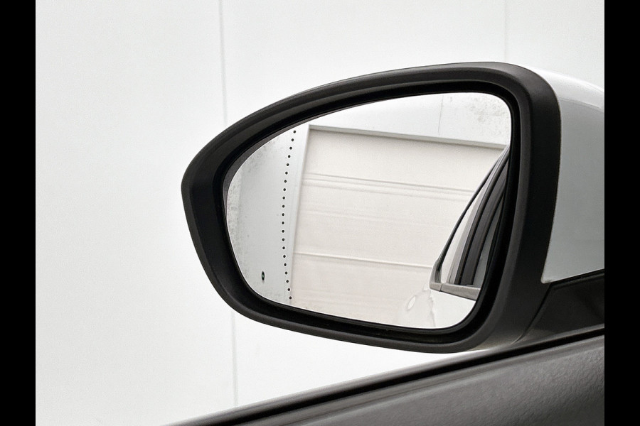 Renault Clio 1.0 TCe Zen / 6 Versn. / 5Drs. / Pdc./ Airco / Navigatie / Radio multimedia / Apk 04-2027