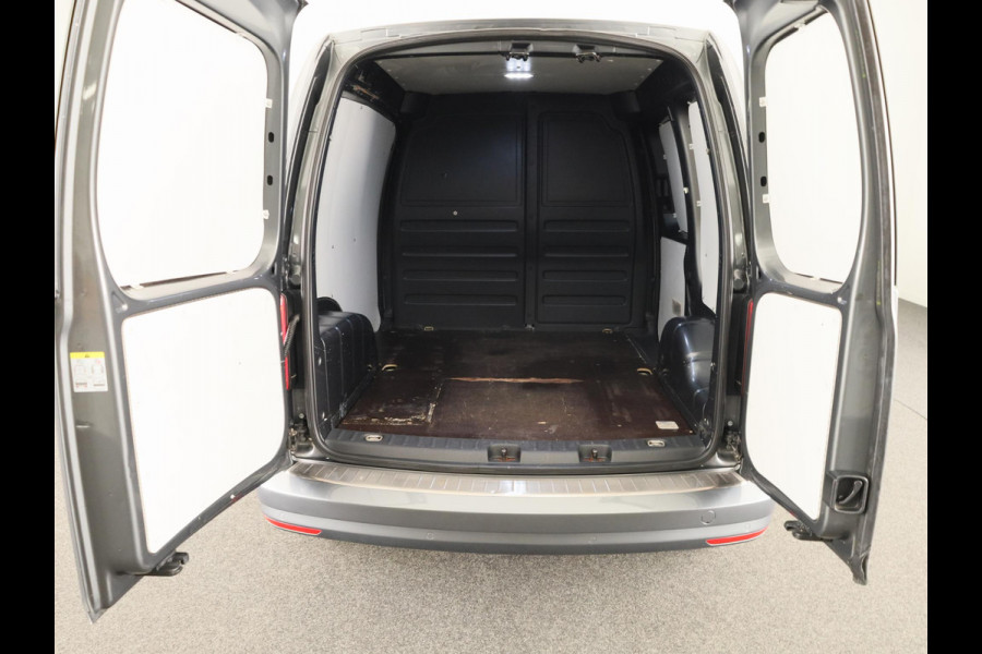 Volkswagen Caddy 2.0 TDI L1H1 BMT Trendline 102PK DSG | Navigatie | Parkeersensoren | Meegespoten bumpers | Multifunctioneel stuurwiel