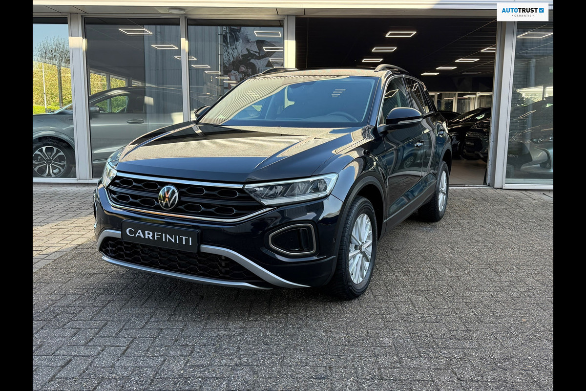 Volkswagen T-Roc 1.5 TSI Life 150 Pk | Navi-Carplay | Clima | Camera | Cruise | 16".