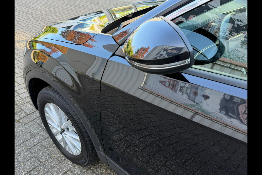 Volkswagen T-Roc 1.5 TSI Life 150 Pk | Navi-Carplay | Clima | Camera | Cruise | 16".