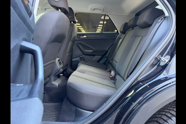 Volkswagen T-Roc 1.5 TSI Life 150 Pk | Navi-Carplay | Clima | Camera | Cruise | 16".