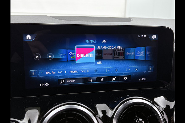 Mercedes-Benz GLA 250 e AMG Plug-In Hybride AMG Line | Night Pakket | Ledkoplampen | Parkeerpakket met 360°-camera | Distronic | Memory voorstoelen. Inclusief 24 maanden MB Certified garantie voor Europa.