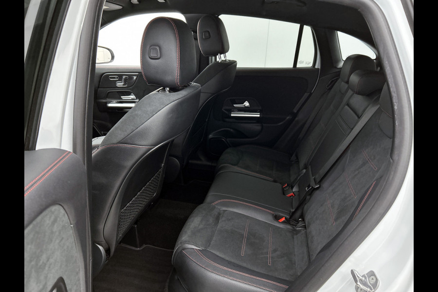 Mercedes-Benz GLA 250 e AMG Plug-In Hybride AMG Line | Night Pakket | Ledkoplampen | Parkeerpakket met 360°-camera | Distronic | Memory voorstoelen. Inclusief 24 maanden MB Certified garantie voor Europa.