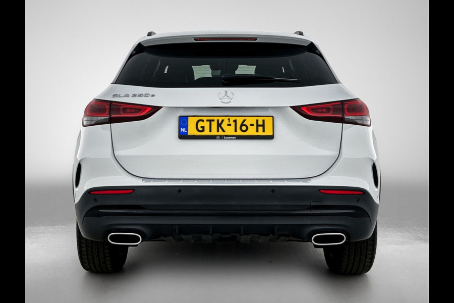 Mercedes-Benz GLA 250 e AMG Plug-In Hybride AMG Line | Night Pakket | Ledkoplampen | Parkeerpakket met 360°-camera | Distronic | Memory voorstoelen. Inclusief 24 maanden MB Certified garantie voor Europa.
