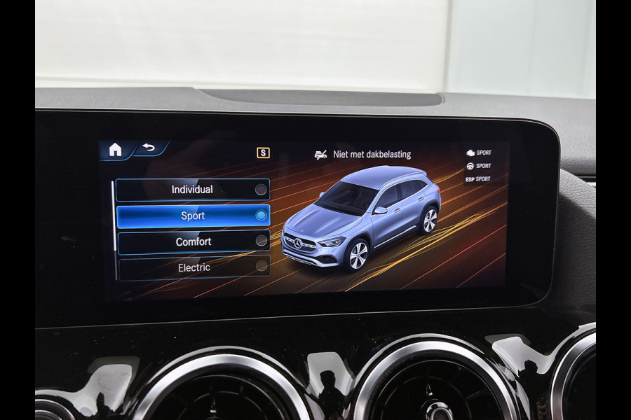 Mercedes-Benz GLA 250 e AMG Plug-In Hybride AMG Line | Night Pakket | Ledkoplampen | Parkeerpakket met 360°-camera | Distronic | Memory voorstoelen. Inclusief 24 maanden MB Certified garantie voor Europa.
