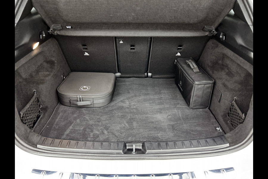 Mercedes-Benz GLA 250 e AMG Plug-In Hybride AMG Line | Night Pakket | Ledkoplampen | Parkeerpakket met 360°-camera | Distronic | Memory voorstoelen. Inclusief 24 maanden MB Certified garantie voor Europa.