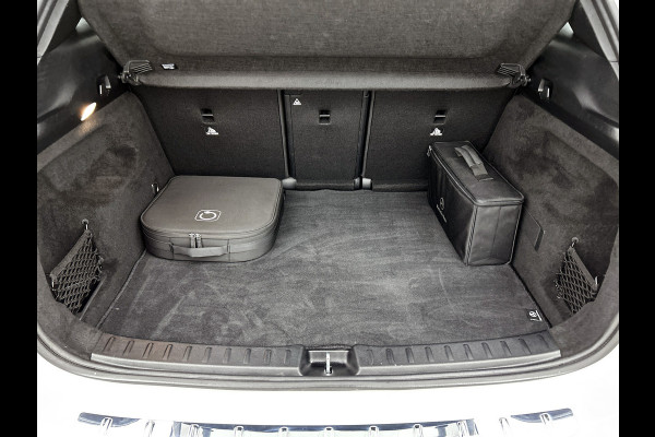 Mercedes-Benz GLA 250 e AMG Plug-In Hybride AMG Line | Night Pakket | Ledkoplampen | Parkeerpakket met 360°-camera | Distronic | Memory voorstoelen. Inclusief 24 maanden MB Certified garantie voor Europa.