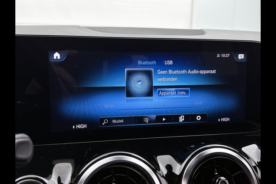 Mercedes-Benz GLA 250 e AMG Plug-In Hybride AMG Line | Night Pakket | Ledkoplampen | Parkeerpakket met 360°-camera | Distronic | Memory voorstoelen. Inclusief 24 maanden MB Certified garantie voor Europa.