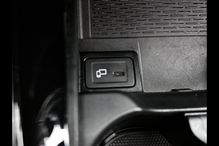 Mercedes-Benz GLA 250 e AMG Plug-In Hybride AMG Line | Night Pakket | Ledkoplampen | Parkeerpakket met 360°-camera | Distronic | Memory voorstoelen. Inclusief 24 maanden MB Certified garantie voor Europa.