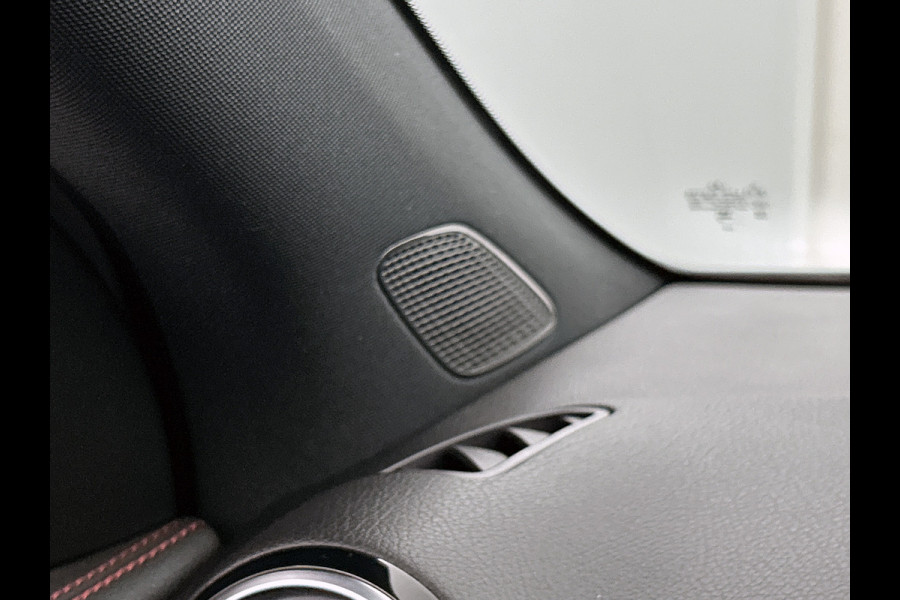 Mercedes-Benz GLA 250 e AMG Plug-In Hybride AMG Line | Night Pakket | Ledkoplampen | Parkeerpakket met 360°-camera | Distronic | Memory voorstoelen. Inclusief 24 maanden MB Certified garantie voor Europa.