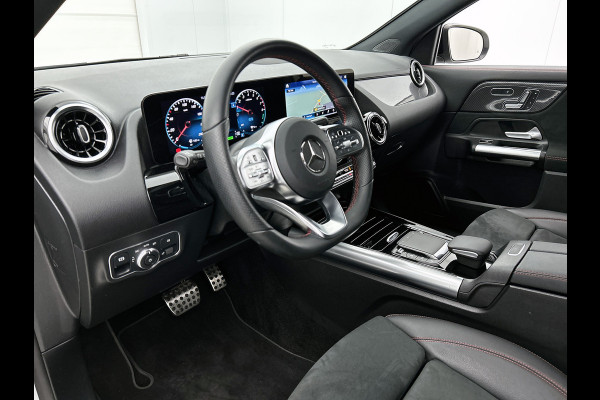 Mercedes-Benz GLA 250 e AMG Plug-In Hybride AMG Line | Night Pakket | Ledkoplampen | Parkeerpakket met 360°-camera | Distronic | Memory voorstoelen. Inclusief 24 maanden MB Certified garantie voor Europa.