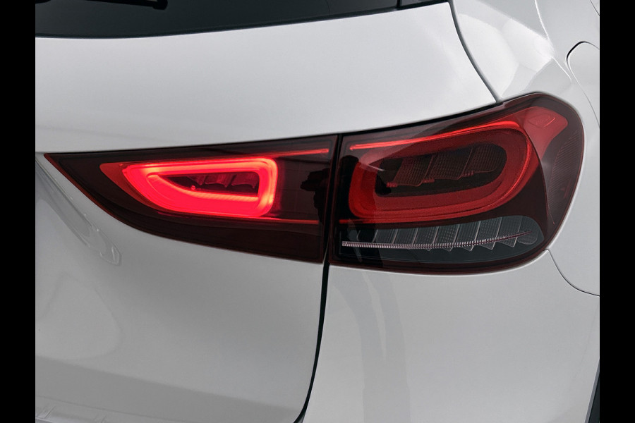 Mercedes-Benz GLA 250 e AMG Plug-In Hybride AMG Line | Night Pakket | Ledkoplampen | Parkeerpakket met 360°-camera | Distronic | Memory voorstoelen. Inclusief 24 maanden MB Certified garantie voor Europa.