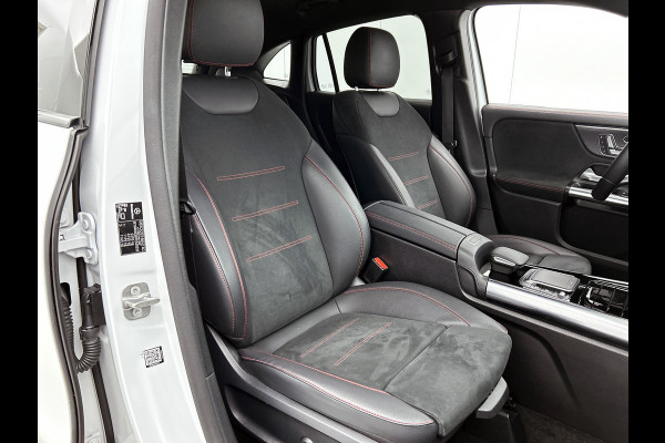 Mercedes-Benz GLA 250 e AMG Plug-In Hybride AMG Line | Night Pakket | Ledkoplampen | Parkeerpakket met 360°-camera | Distronic | Memory voorstoelen. Inclusief 24 maanden MB Certified garantie voor Europa.