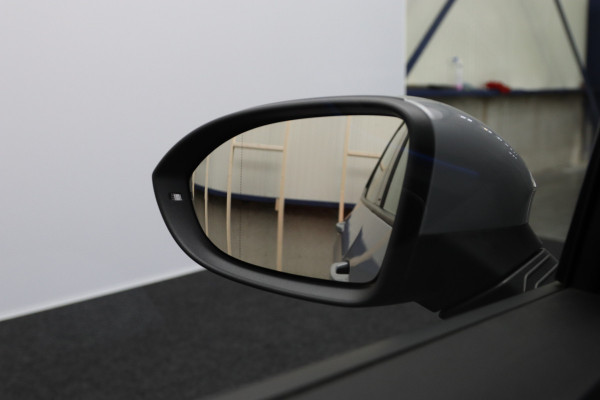 Volkswagen ID.3 Life 58 kWh 204 PK, Stoelverwarming, Stuurverwarming, Adap. Cruise Control