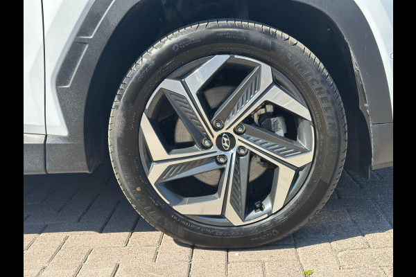 Hyundai Tucson 1.6 T-GDI PHEV Premium Sky 4WD | Panoramadak | Dealer onderhouden | Leder | Achteruitrijcamera | Elek. klep | Stoelverwarming voor & achter