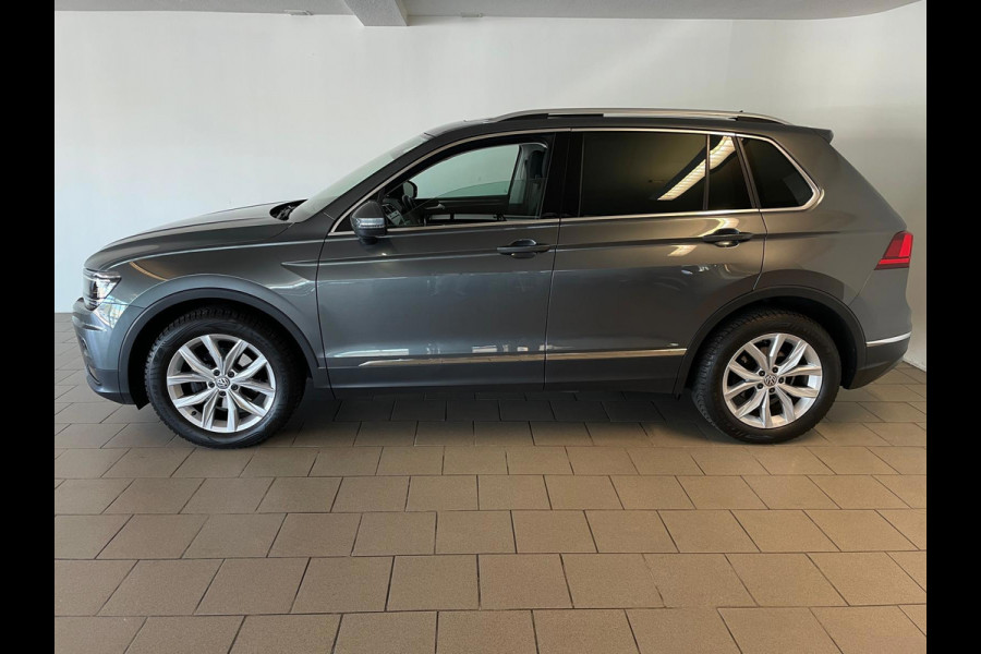Volkswagen Tiguan 1.4 TSI ACT Highline Business AUTOMAAT PANO NAVI BT CRUISE BLUETOOTH ELEK RAMEN CENT VERG VELGEN NIEUWSTAAT