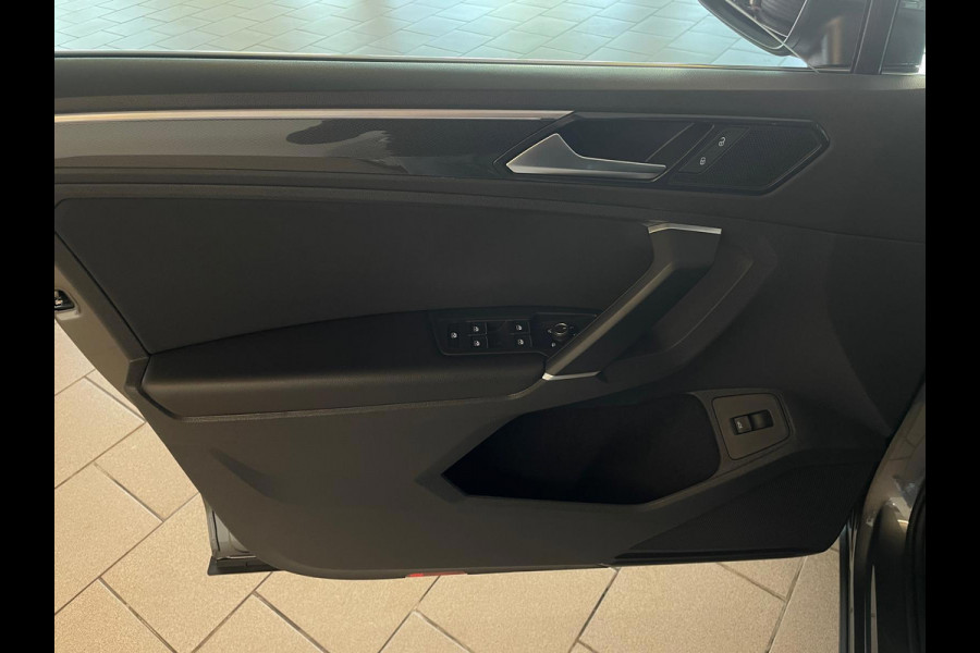 Volkswagen Tiguan 1.4 TSI ACT Highline Business AUTOMAAT PANO NAVI BT CRUISE BLUETOOTH ELEK RAMEN CENT VERG VELGEN NIEUWSTAAT