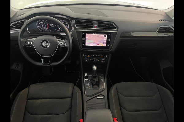 Volkswagen Tiguan 1.4 TSI ACT Highline Business AUTOMAAT PANO NAVI BT CRUISE BLUETOOTH ELEK RAMEN CENT VERG VELGEN NIEUWSTAAT