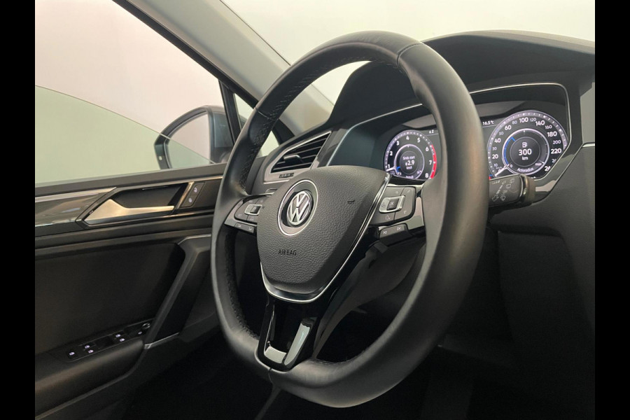 Volkswagen Tiguan 1.4 TSI ACT Highline Business AUTOMAAT PANO NAVI BT CRUISE BLUETOOTH ELEK RAMEN CENT VERG VELGEN NIEUWSTAAT