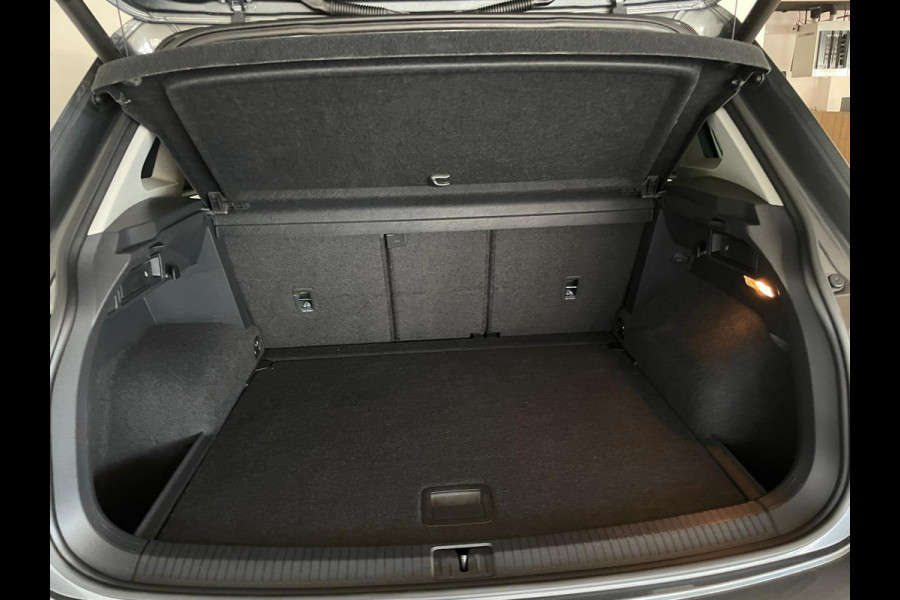Volkswagen Tiguan 1.4 TSI ACT Highline Business AUTOMAAT PANO NAVI BT CRUISE BLUETOOTH ELEK RAMEN CENT VERG VELGEN NIEUWSTAAT