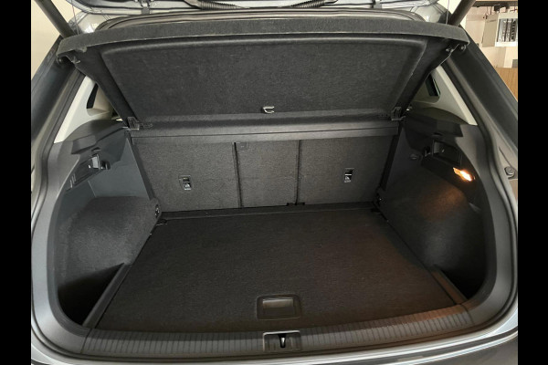 Volkswagen Tiguan 1.4 TSI ACT Highline Business AUTOMAAT PANO NAVI BT CRUISE BLUETOOTH ELEK RAMEN CENT VERG VELGEN NIEUWSTAAT