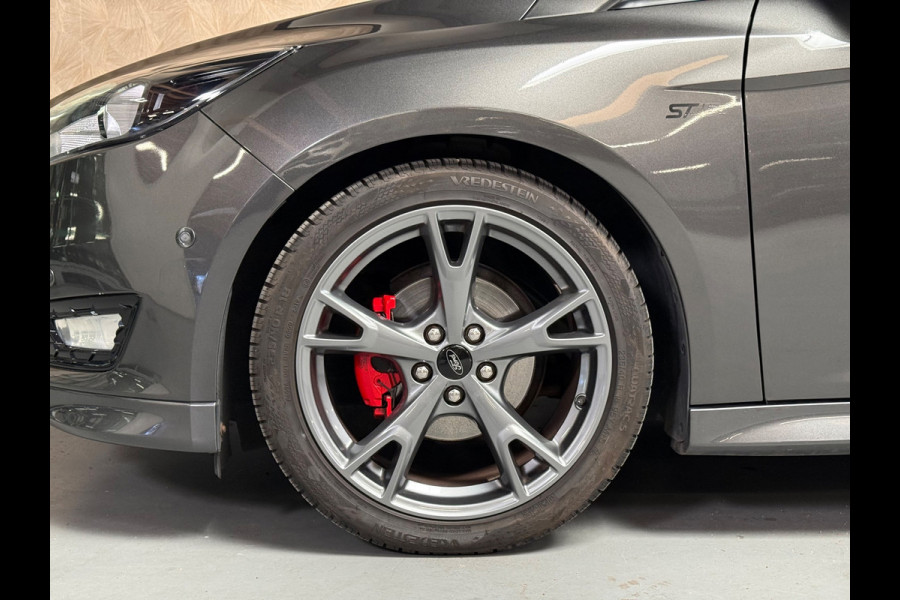 Ford FOCUS Wagon 1.0 ST-Line | Camera | Parkeersensoren | Led