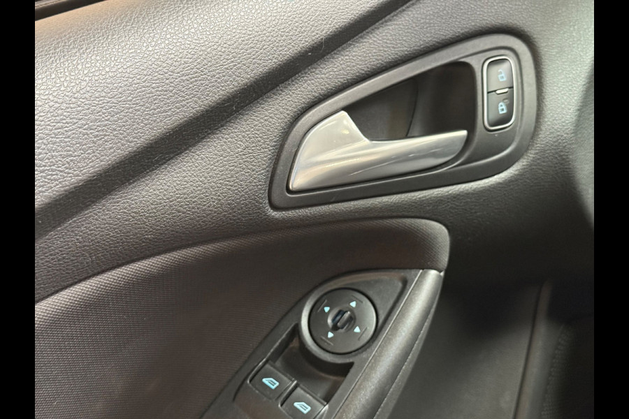 Ford FOCUS Wagon 1.0 ST-Line | Camera | Parkeersensoren | Led