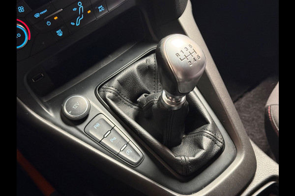 Ford FOCUS Wagon 1.0 ST-Line | Camera | Parkeersensoren | Led