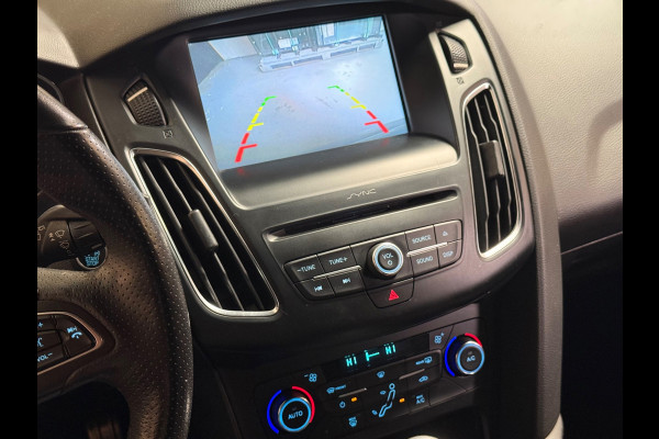 Ford FOCUS Wagon 1.0 ST-Line | Camera | Parkeersensoren | Led