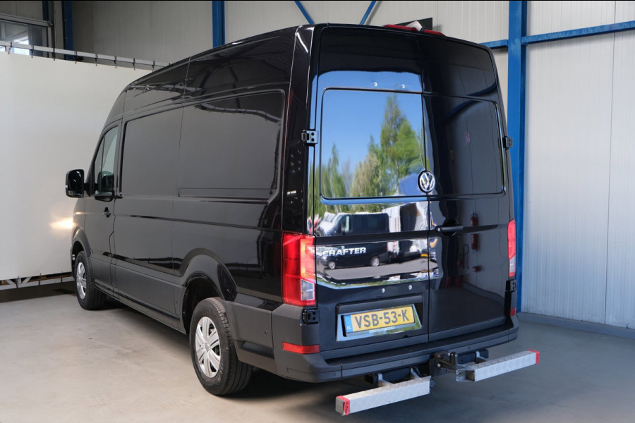 Volkswagen Crafter 35 2.0 TDI L3H3 Highline Automaat - N.A.P. Airco, Cruise, PDC, Navi, Carplay, Camera, Trekhaak.
