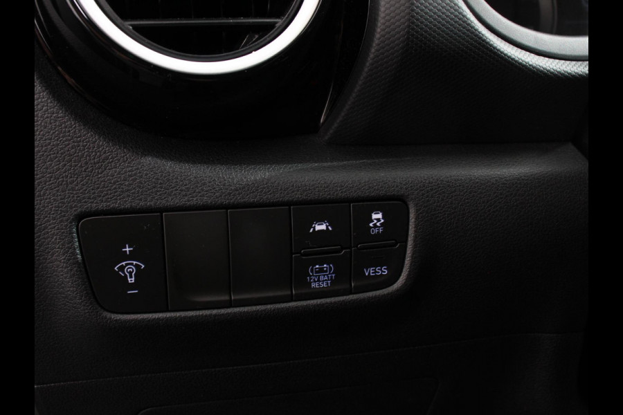 Hyundai Kona 1.6 GDI HEV Comfort Smart Automaat Climate control Cruise control Stoelverwarming Stuurverwarming Camera Parkeersensoren Lichtmetalen velgen Apple Carplay/ Android Auto